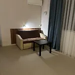 Hotel Brilliance Warna
